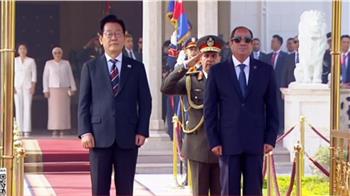 الرئيس السيسي يستقبل نظيره الكوري الجنوبي في قصر الاتحادية
