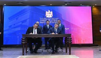 وزير الشباب يشهد احتفالية توقيع عقد تطوير فندق مركز الابتكار والتعلم بالجزيرة  