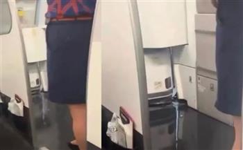  فيديو .. مياه الأمطار وحبات البرد تتسرب إلى داخل طائرة أسترالية