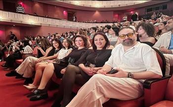 إلهام شاهين تهنئ صناع الأفلام القصيرة وتشيد بإلهام صفى الدين: «فخورة بيكي جداً»