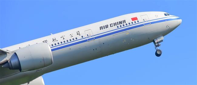 «طيران الصين» تقلص عدد رحلاتها الجوية إلى اليابان