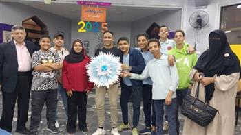 ورشة تعليمية مميزة لإعادة تدوير المخلفات للطلاب بمكتبة 6 أكتوبر العامة