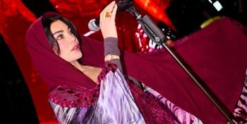 هيفاء وهبي بغطاء للرأس في أحدث ظهور 