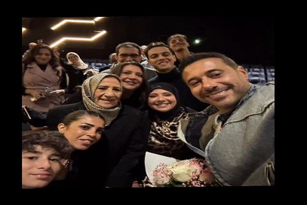 أحمد السعدني يشارك جمهوره لحظات من العرض الخاص لفيلم "ولنا في الخيال حب"  