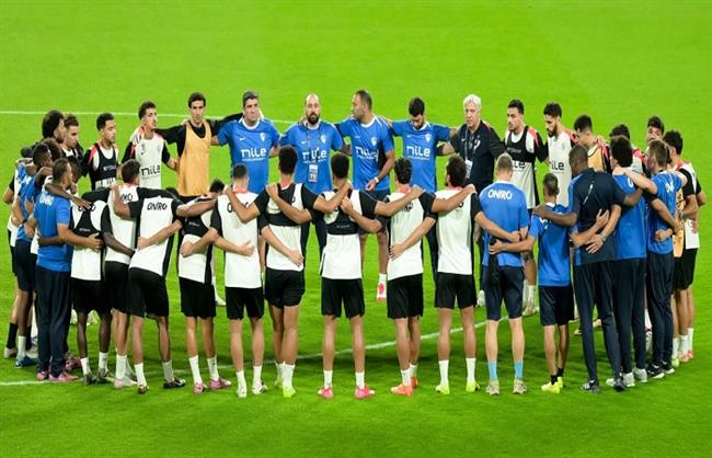 الكونفدرالية الإفريقية.. عبد الرؤوف يركز خططيا في مران الزمالك استعدادا لـ زيسكو   