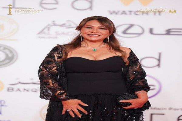 ليلى علوي تخطف الأنظار في ختام مهرجان القاهرة السينمائي الدولي بدورته الـ46