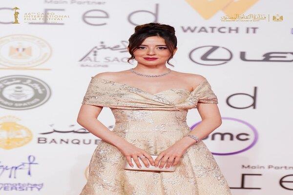 إطلالة أنيقة للفنانة سارة نور في ختام مهرجان القاهرة السينمائي الدولي الـ46