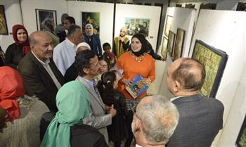 يضم 25 عملًا فنيًا.. قصور الثقافة تفتتح معرض "تجربة شخصية" لفناني المنيا