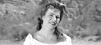 في ذكري ميلادها..رحلة هند رستم من كومبارس صامت إلي النجومية