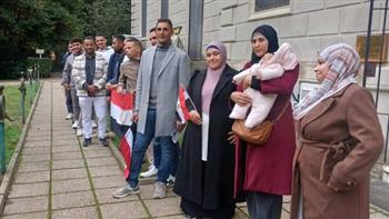 إغلاق صناديق الاقتراع بفرنسا في ثاني وآخر أيام التصويت للمرحلة الثانية من انتخابات النواب