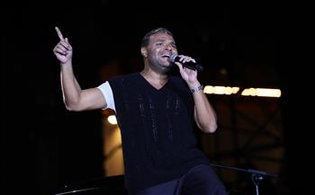 رامي صبري يتألق في  حفل أسطوري  كامل العدد