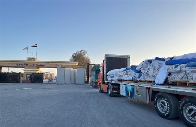 قافلة "زاد العزة" الـ78 تدخل إلى الفلسطينيين في قطاع غزة