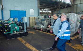 وزير الإنتاج الحربي يتفقد سير العملية الإنتاجية بشركة حلوان لمحركات الديزل 