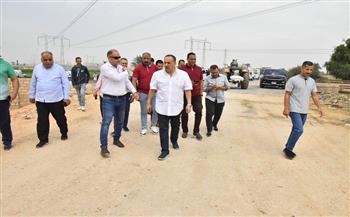 محافظ أسيوط يتفقد أعمال إنشاء طريق يخدم مسار رحلة العائلة المقدسة