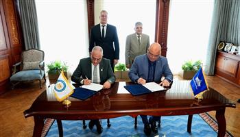 مذكرة تفاهم لإنشاء محطة تسييل وتموين الغاز الطبيعي بالمحور الأخضر لقناة السويس