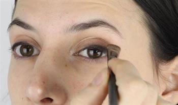 حيل بسيطة لجعل عيونك تبدو أكبر وأكثر إشراقًا.. جمال طبيعي دون مجهود