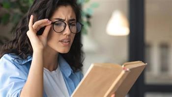 حافظي على بصرك.. 5 أسباب تمنعك من تجاهل ارتداء النظارة