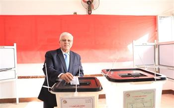 وزير التعليم العالي خلال الإدلاء بصوته: المشاركة في الانتخابات حق دستوري وواجب وطني