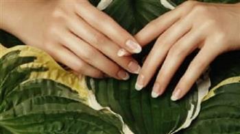 قبل طلاء أظافرك.. علامات تخبرك عن حالتك الصحية انتبهي لها