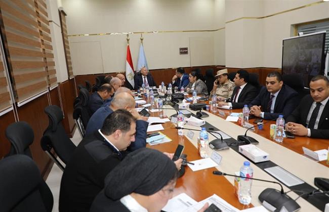 محافظ القاهرة يتابع فتح اللجان الانتخابية من غرفة العمليات المركزية بالمحافظة