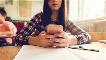 ماليزيا تمنع فتح حسابات التواصل قبل هذا العمر