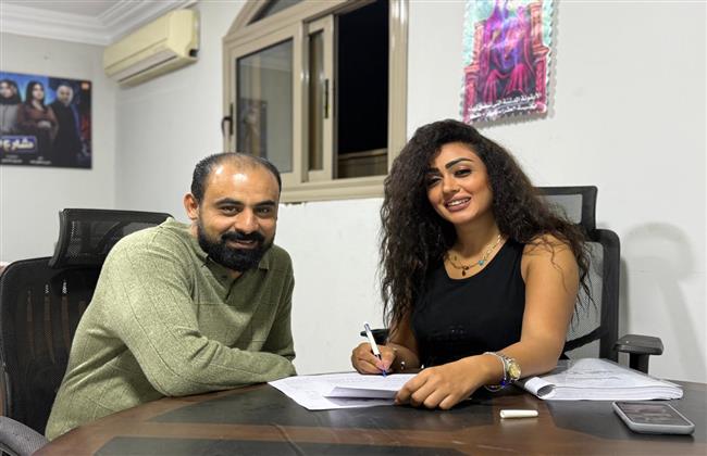  ندى بهجت توقع عقد مسلسل "السرايا الصفرا"