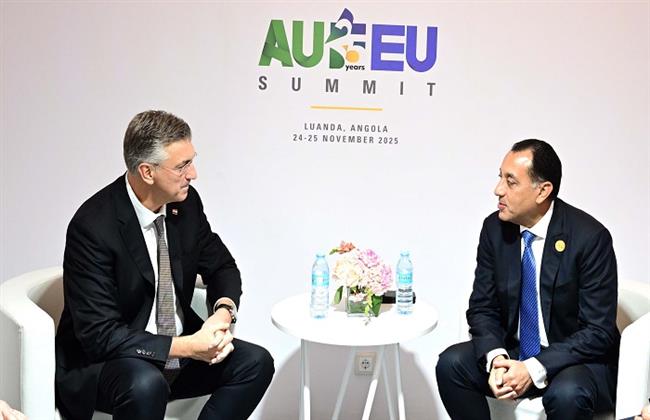 رئيس الوزراء يلتقي نظيره الكرواتي في أنجولا