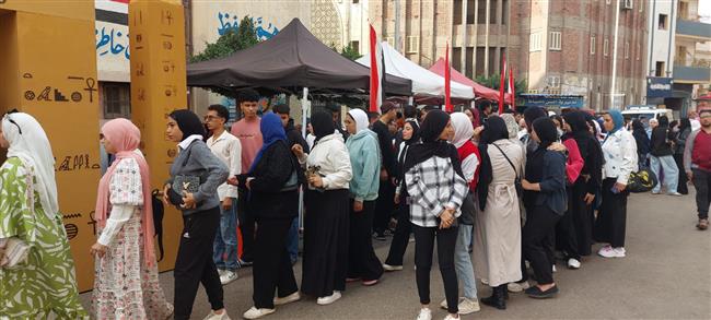 إقبال كبير من المواطنين على اللجان الانتخابية منذ الصباح في دمياط