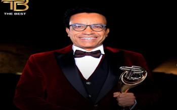 سامح حسين يحتفل بحصوله على جائزة The Best