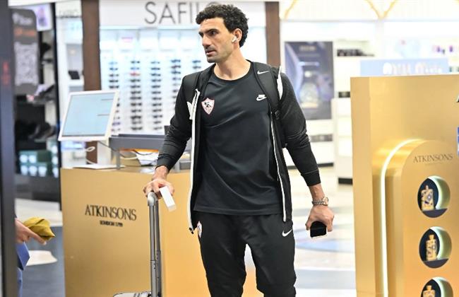 لاعبو الزمالك يتجمعون في مطار القاهرة للسفر إلى جنوب أفريقيا