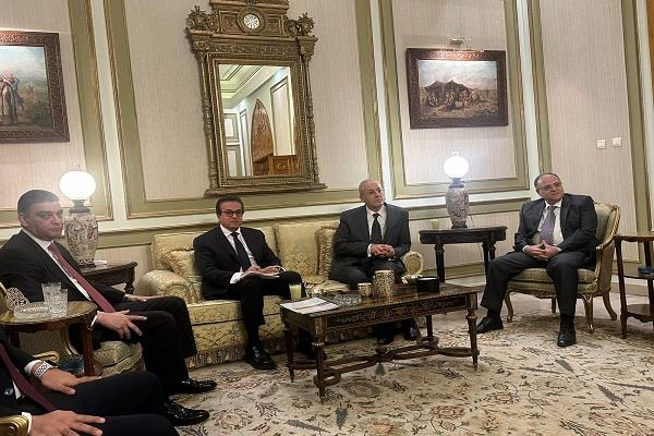 وزير الصحة يلتقي وفد اتحاد الغرف التركية لبحث التعاون الصحي والاستثمار المشترك