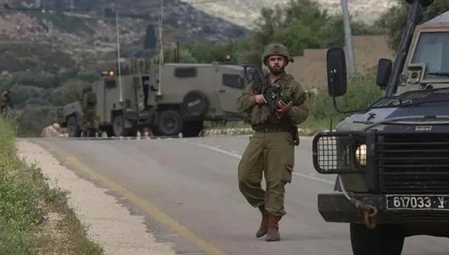 قوات الاحتلال تقتحم قرية مركة جنوب جنين وتحاصر منزلًا وسط إطلاق نار كثيف