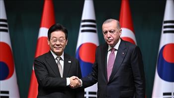 رئيسا كوريا الجنوبية وتركيا يتعهدان بتعميق الشراكة الاستراتيجية بين البلدين
