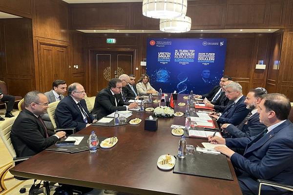 وزير الصحة يبحث مع نظيره التركي تطوير الشراكة الصحية ومكافحة الأوبئة