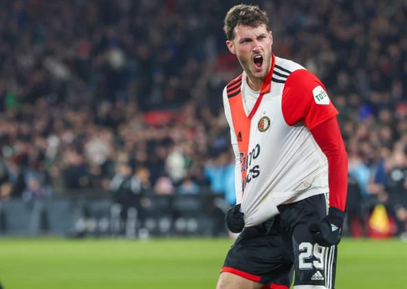 تقرير إيطالي يكشف عن وجود اهتمام إنجليزي بضم مهاجم ميلان "خيمينيز"