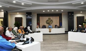 محافظ أسوان يشهد فعاليات حملة مناهضة العنف ضد المرأة