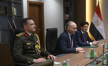 السفير المصري في بلجراد يلتقي وزير الدفاع الصربي