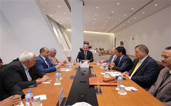 وزير السياحة والآثار يعقد اجتماعا موسعا لبحث مقترحات تطوير المتحف المصري بالتحرير