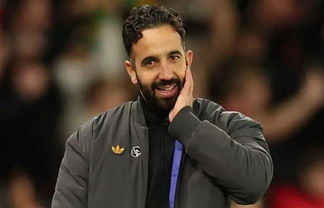 الدوري الإتجليزي.. مدرب مانشستر يونايتد ينفي التمسك بطريقة لعب واحدة 