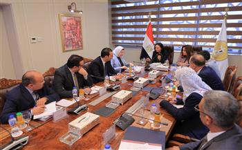 وزيرتا التنمية المحلية والتضامن تبحثان دعم جهود الهلال الأحمر المصري وبعض الملفات المشتركة بالمحافظات