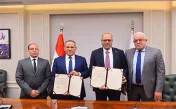 وزارة العمل والاتحاد المصري للغرف السياحية يوقعان بروتوكول تعاون 