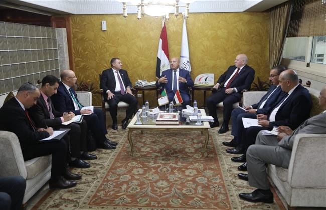 نائب رئيس الوزراء يبحث مع وزيري الصناعة والداخلية بالجزائر سبل التعاون بين البلدين  