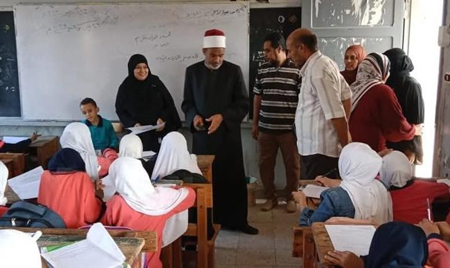 مدير «أزهرية البحر الأحمر» يتابع سير العملية التعليمية واختبارات شهري أكتوبر ونوفمبر بمعاهد القصير