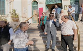 هشام عطوة يتفقد مكتبة القاهرة الكبرى لوضع خطة طموحة لتطويرها 