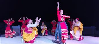 ورش إبداعية وعروض فنية في ختام القافلة الثقافية بقرية كوم النصر