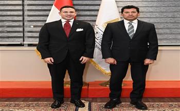 بعد فوزه برئاسة لجنة مستشاري الشباب العرب.. وزير الشباب يكرم مروان الأغا