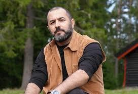 المخرج إياد أبو روك: "بين عالمين" فيلم يجسّد صراع الفلسطيني في المهجر بين الذاكرة والواقع