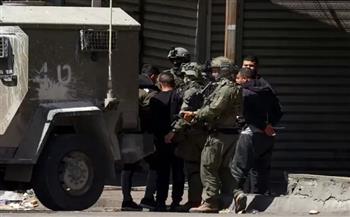 الاحتلال يواصل انتهاكاته مع حملة اعتقالات ومداهمات في طولكرم والخليل ونابلس