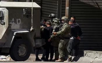 الاحتلال يواصل انتهاكاته مع حملة اعتقالات ومداهمات في طولكرم والخليل ونابلس