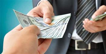 مئات الموظفين يتقاضون راتبهم 4 سنوات بعد ترك العمل بسبب خطأ غريب